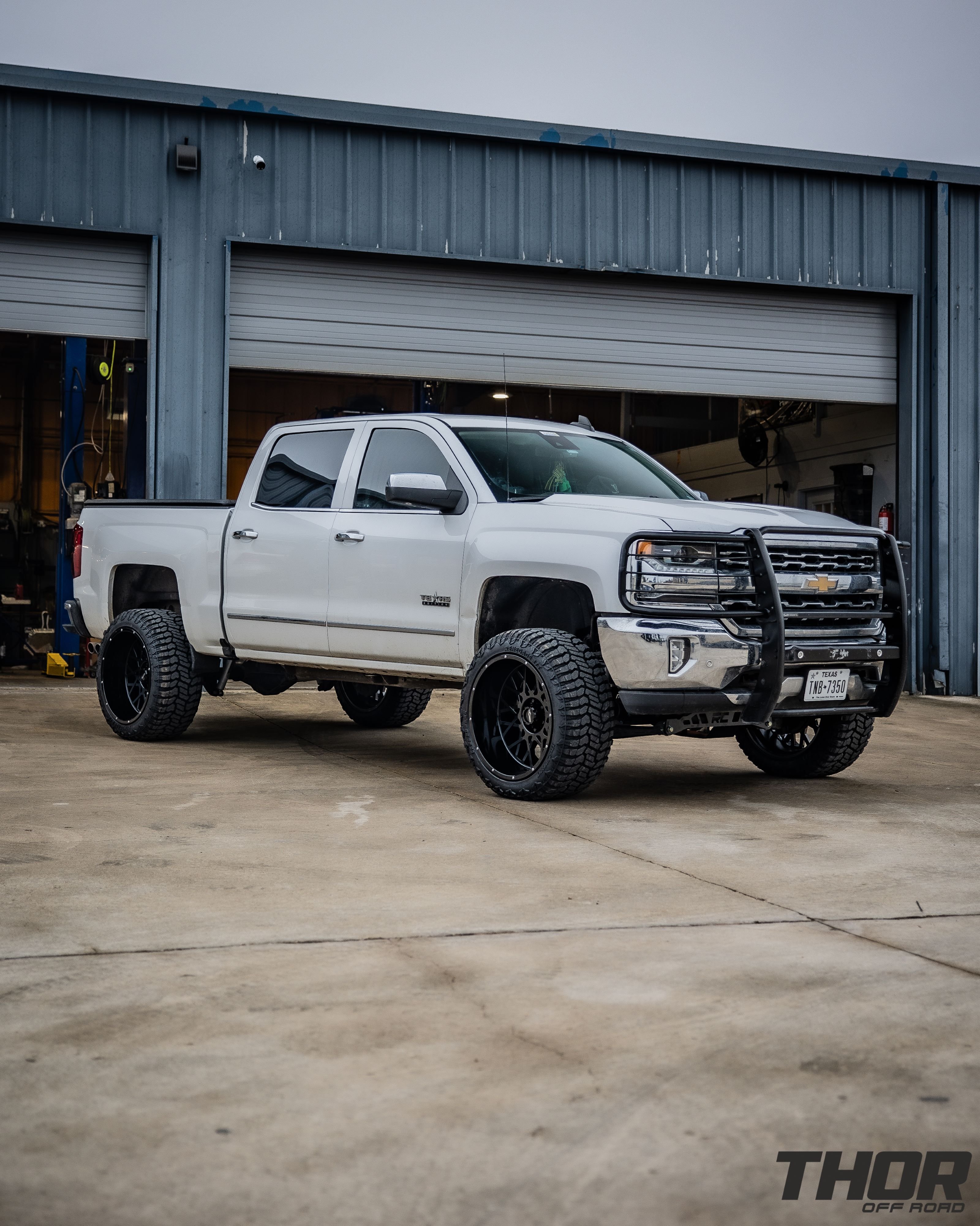 2018 Chevrolet Silverado 1500 in Silver with Rough Country 5" Lift Kit