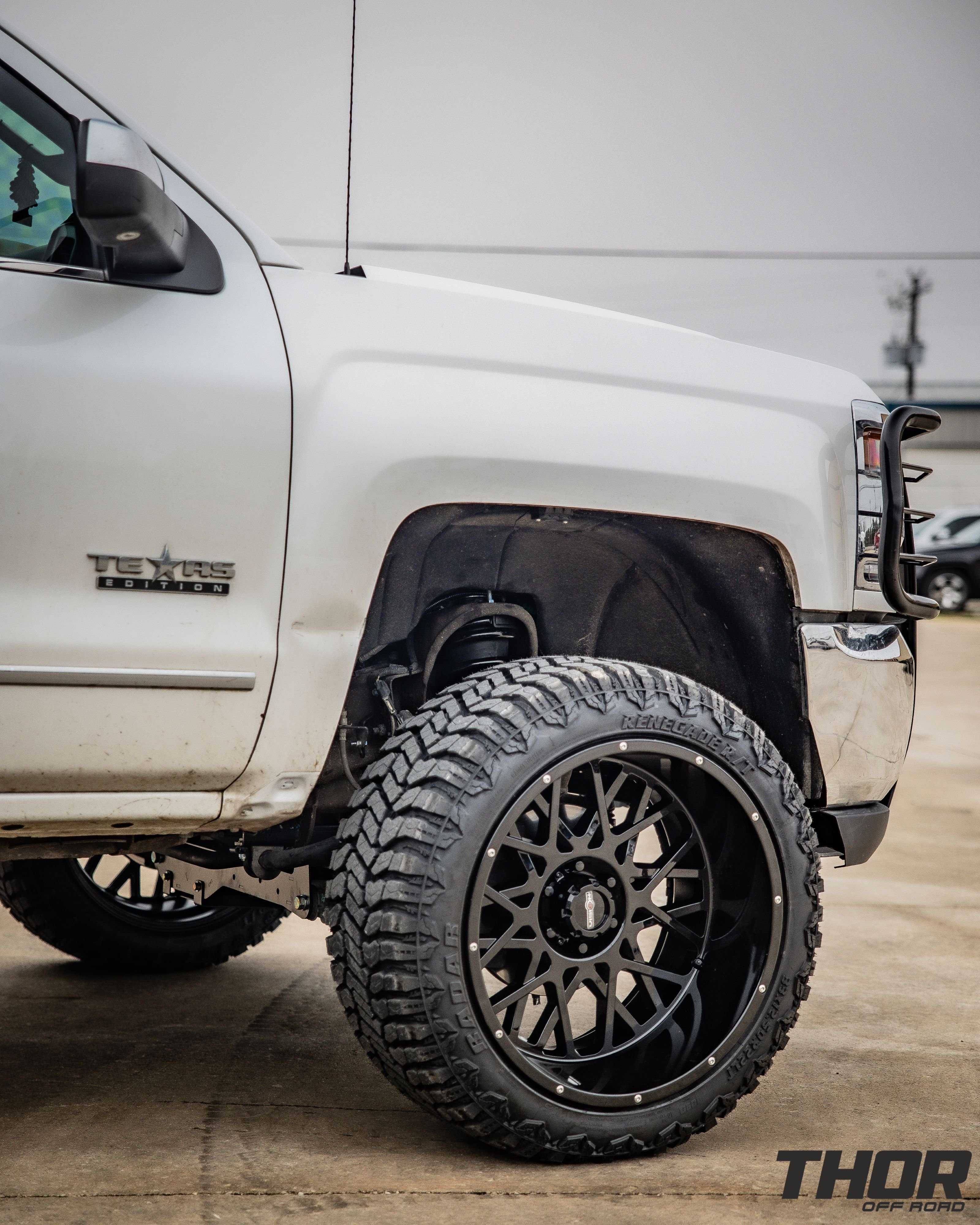 2018 Chevrolet Silverado 1500 in Silver with Rough Country 5" Lift Kit