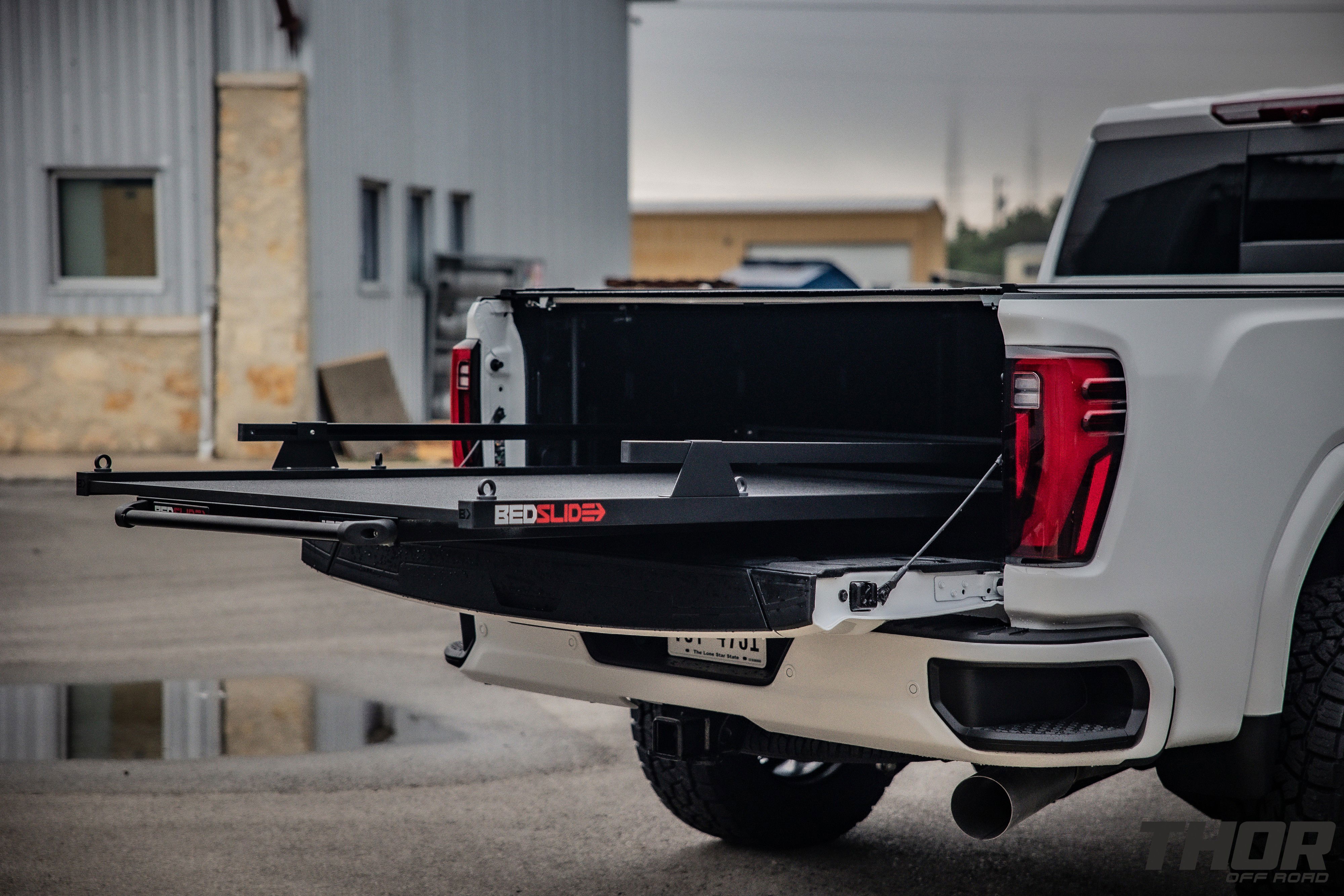 2024 GMC Sierra 2500 HD Denali in White with Cognito 3" Elite Leveling Kit, Toyo Open Country A/T III 35x12.50R20, KG1 DiamondHead 20x9.5" Wheels, Retrax Pro MX Bed Cover, Bedslide Classic