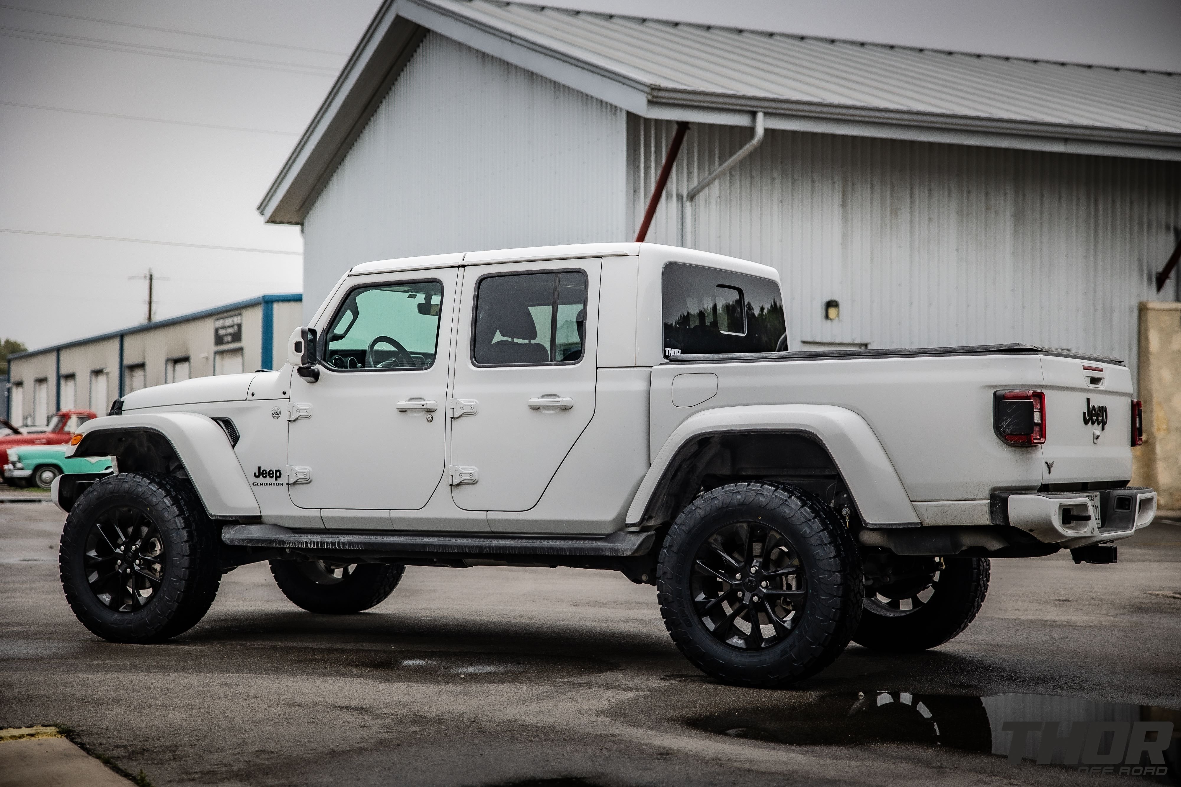 2021 Jeep Gladiator in White with JKS 3" Lift Kit, 35x12.50R20 Toyo Open Country A/T III Tires