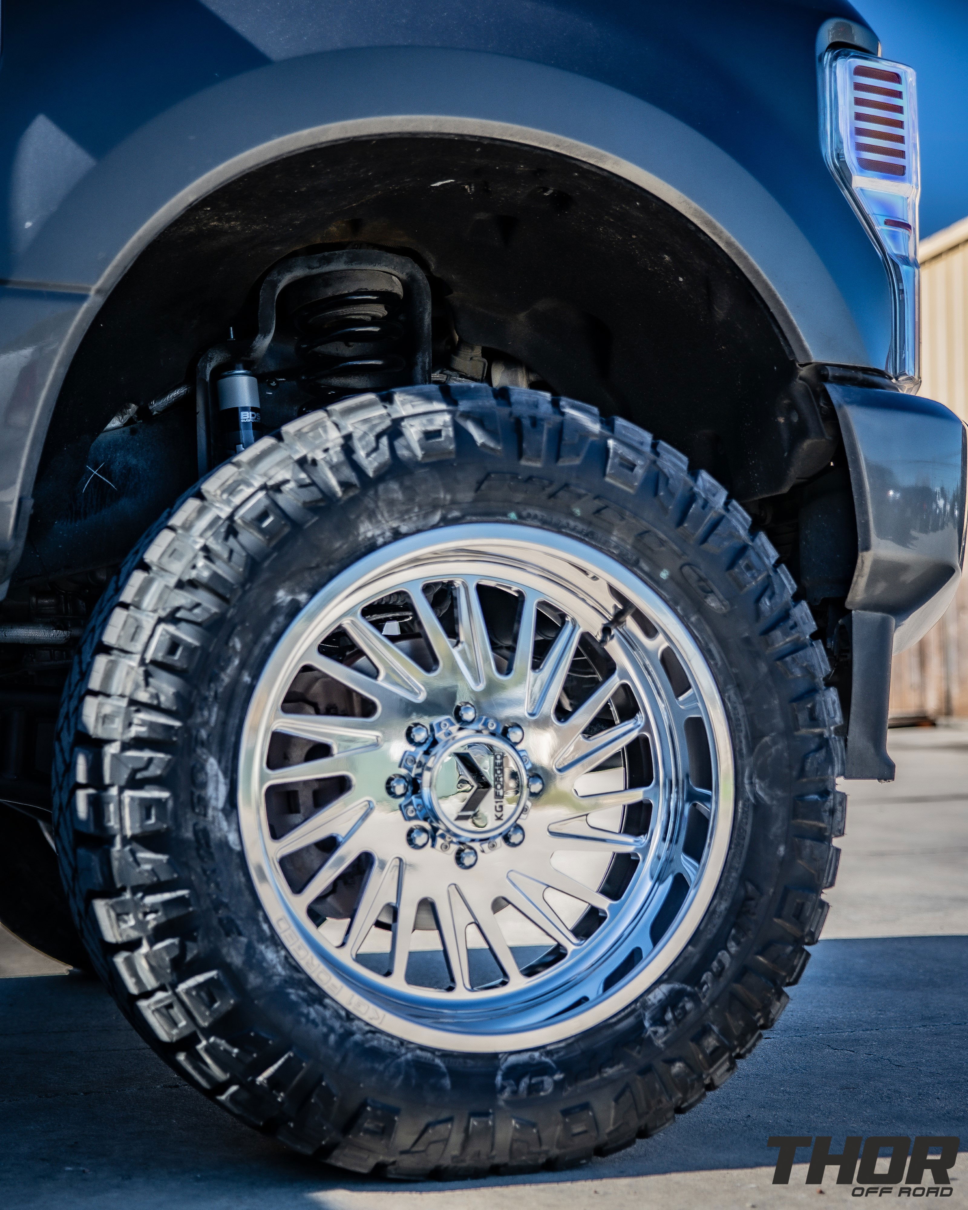 2020 Ford F-250 Super Duty Platinum in Grey with BDS 4" RA Suspension Kit with Fox 2.0 Shocks, KG1 22x10" Javelin Wheels, 37x12.50R22 Nitto Ridge Grappler Tires, Tremor Air Dam