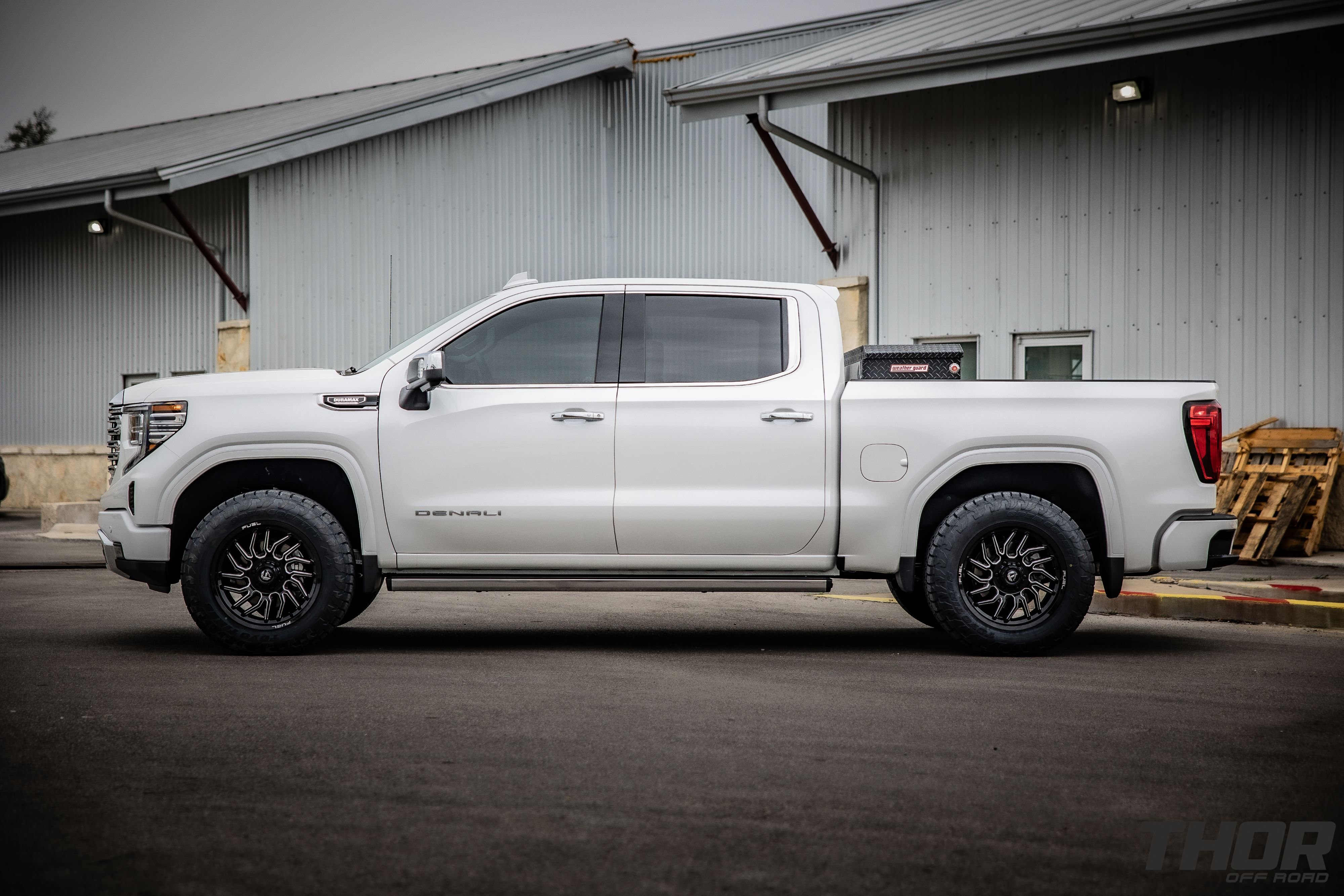 2024 GMC Sierra 1500 Denali in White with Cognito 3" Leveling Kit with Fox 2.0 Shocks, Fuel Off-Road Hurricane 20x9" Wheels, 285/60R20 Toyo Open Country A/T III Tires