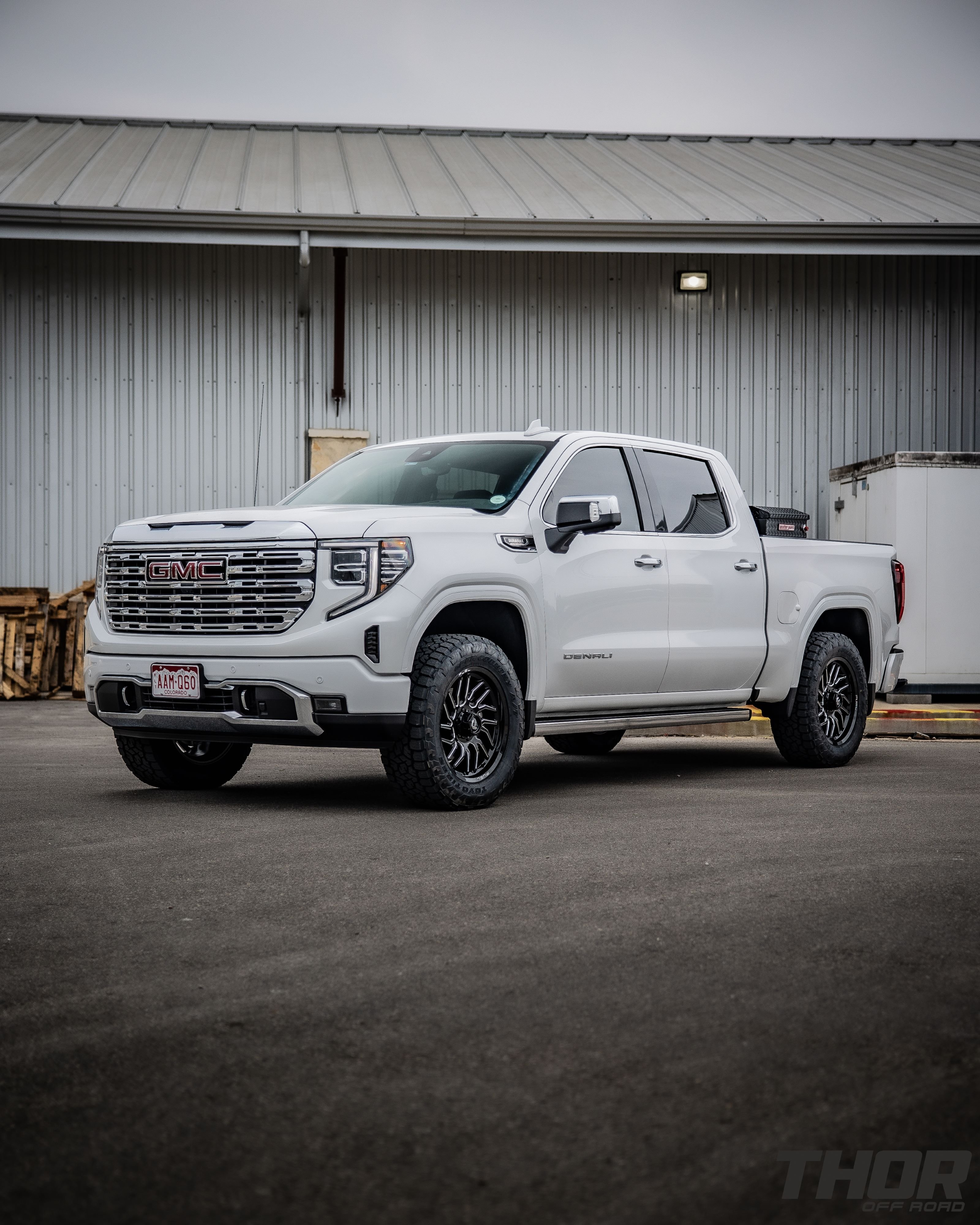 2024 GMC Sierra 1500 Denali in White with Cognito 3" Leveling Kit with Fox 2.0 Shocks, Fuel Off-Road Hurricane 20x9" Wheels, 285/60R20 Toyo Open Country A/T III Tires