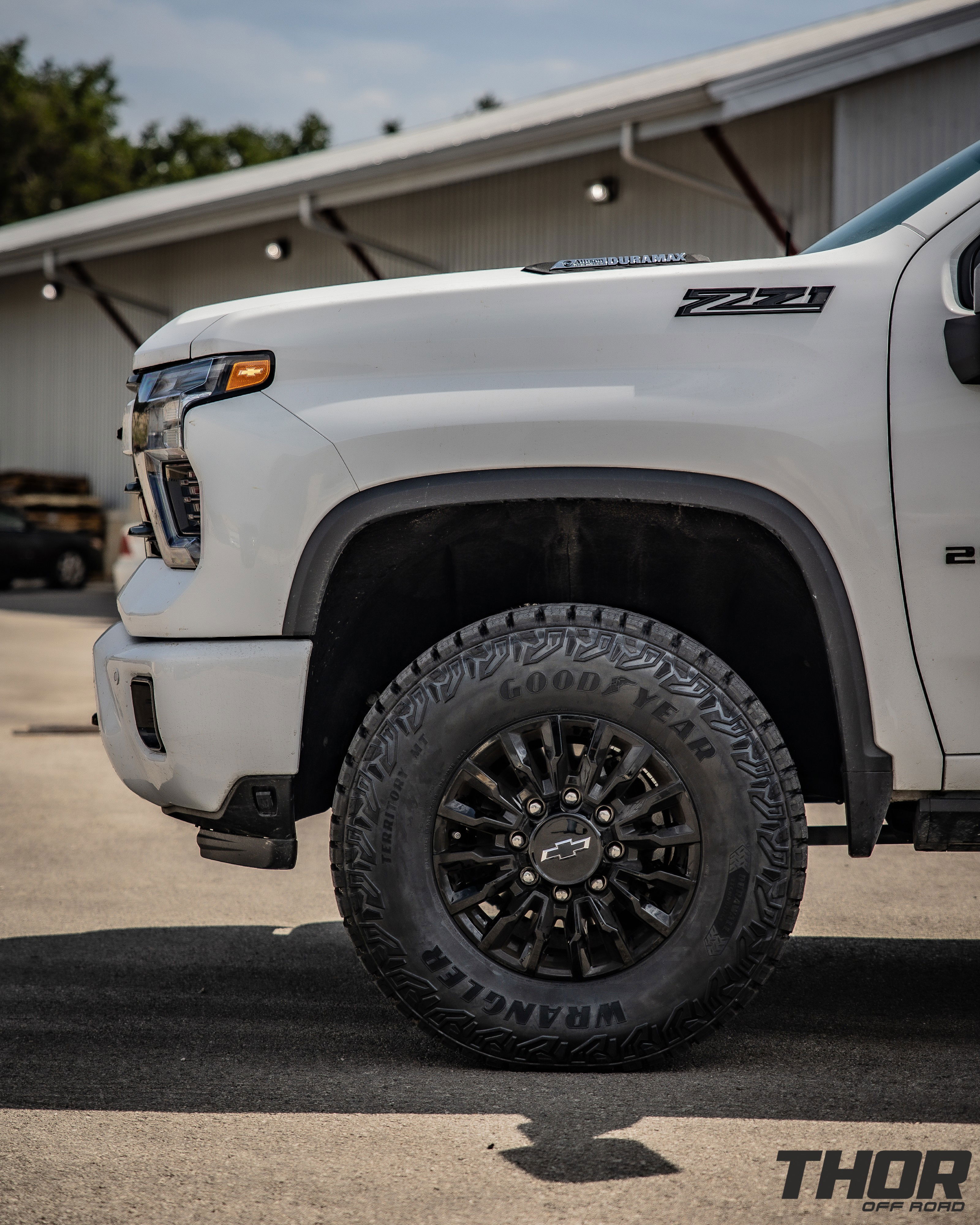 2024 Chevrolet Silverado 2500 HD High Country in White with Cognito 3" Leveling Kit with Fox 2.0 IFP Shocks, Bora 1.85" Wheel Spacers