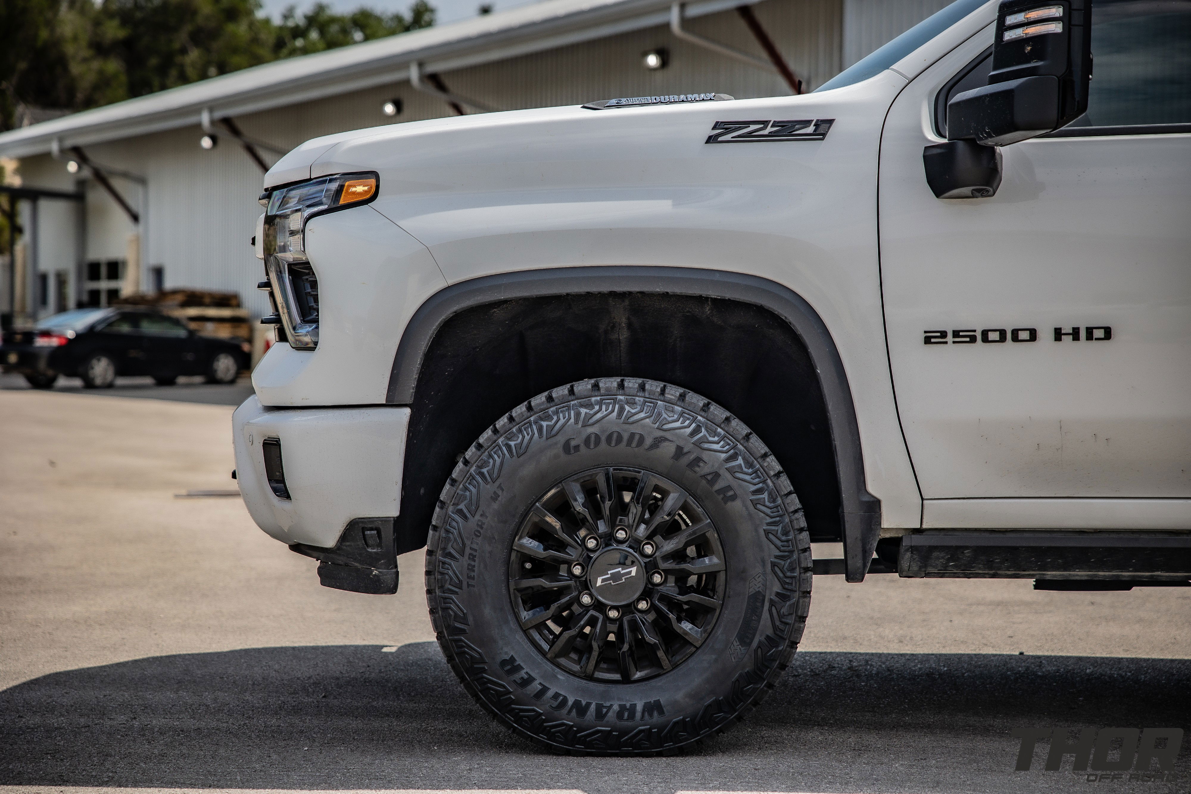 2024 Chevrolet Silverado 2500 HD High Country in White with Cognito 3" Leveling Kit with Fox 2.0 IFP Shocks, Bora 1.85" Wheel Spacers