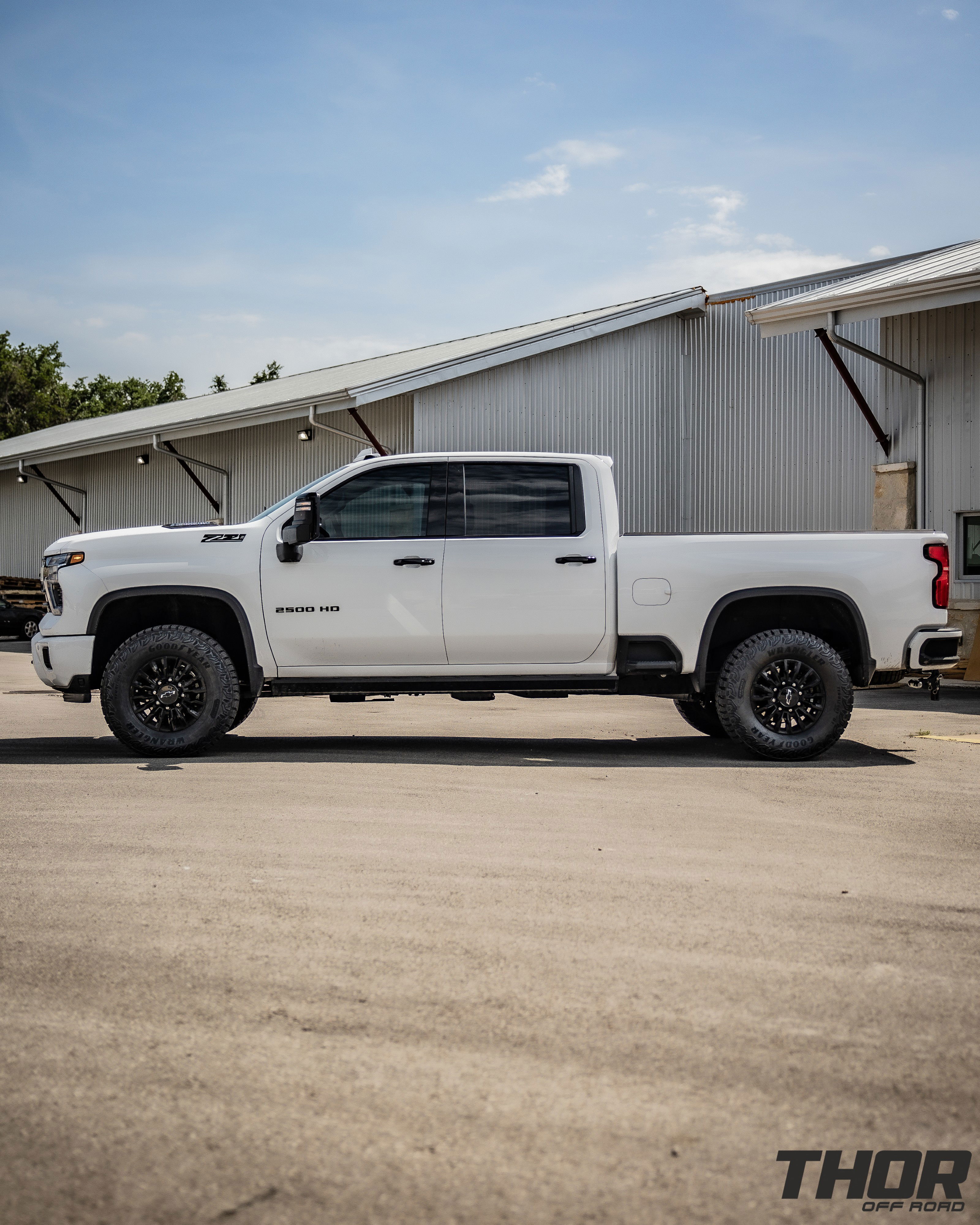 2024 Chevrolet Silverado 2500 HD High Country in White with Cognito 3" Leveling Kit with Fox 2.0 IFP Shocks, Bora 1.85" Wheel Spacers