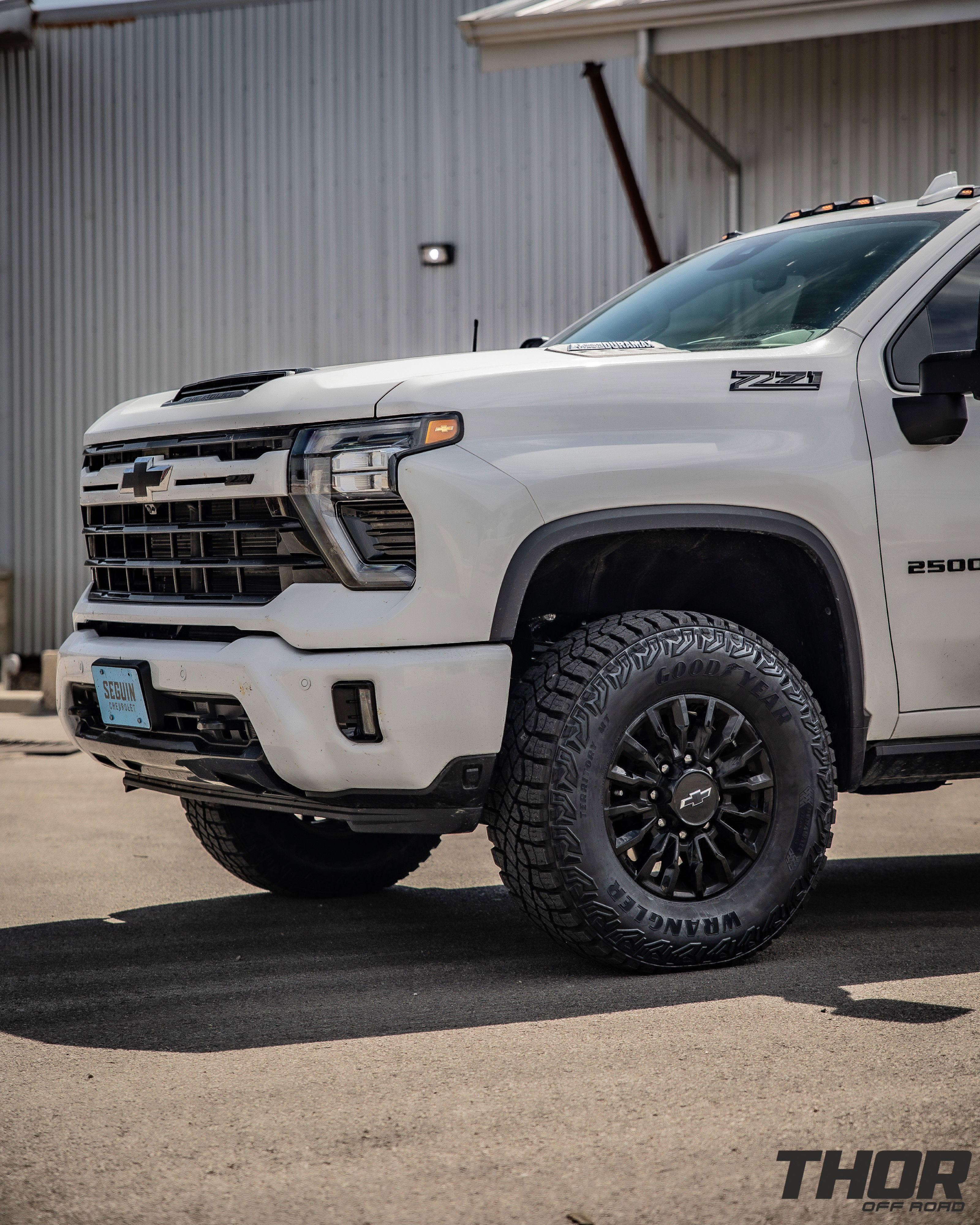 2024 Chevrolet Silverado 2500 HD High Country in White with Cognito 3" Leveling Kit with Fox 2.0 IFP Shocks, Bora 1.85" Wheel Spacers