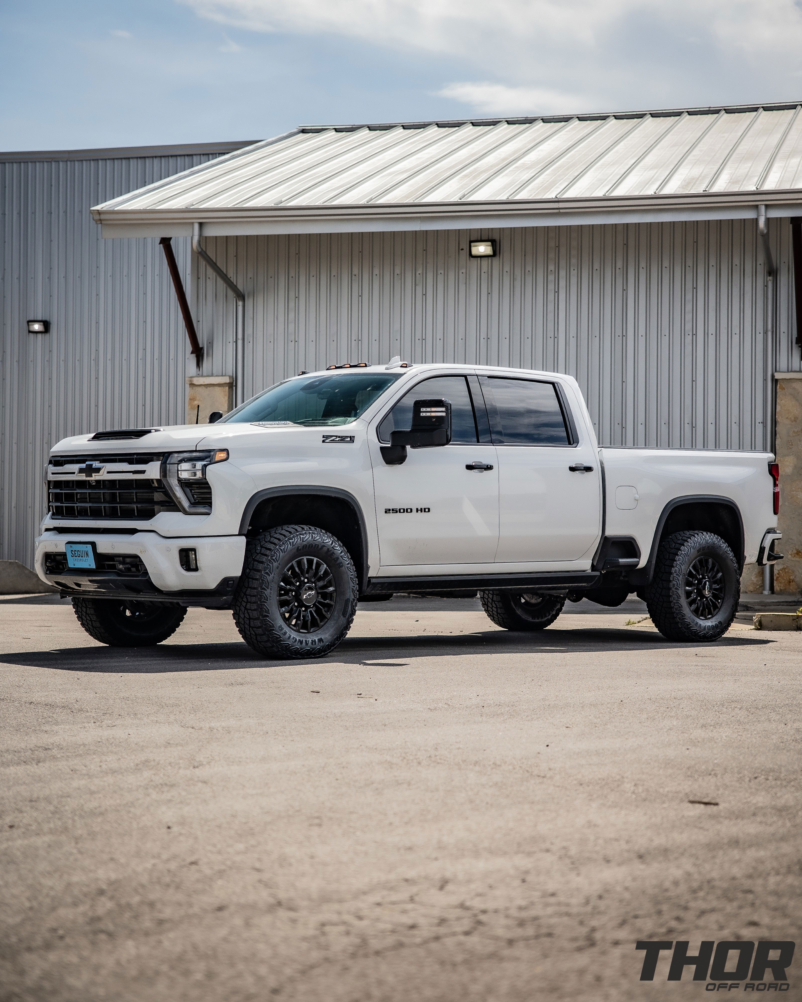 2024 Chevrolet Silverado 2500 HD High Country in White with Cognito 3" Leveling Kit with Fox 2.0 IFP Shocks, Bora 1.85" Wheel Spacers